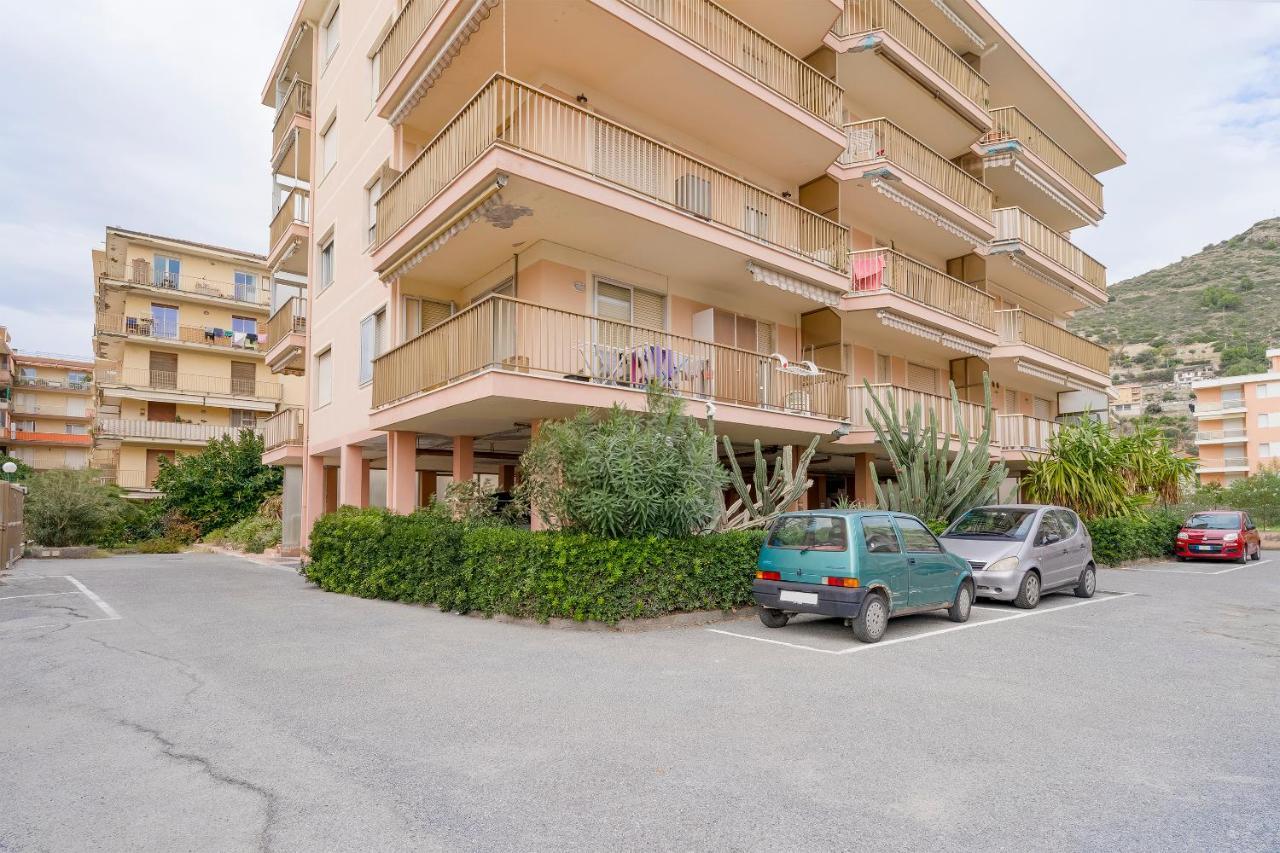 Near The Sea - Wifi And Parking Appartement Ventimiglia Buitenkant foto