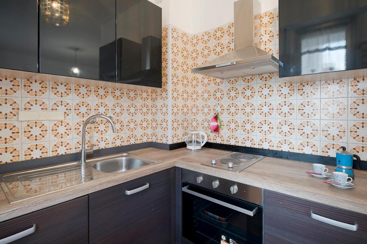 Near The Sea - Wifi And Parking Appartement Ventimiglia Buitenkant foto